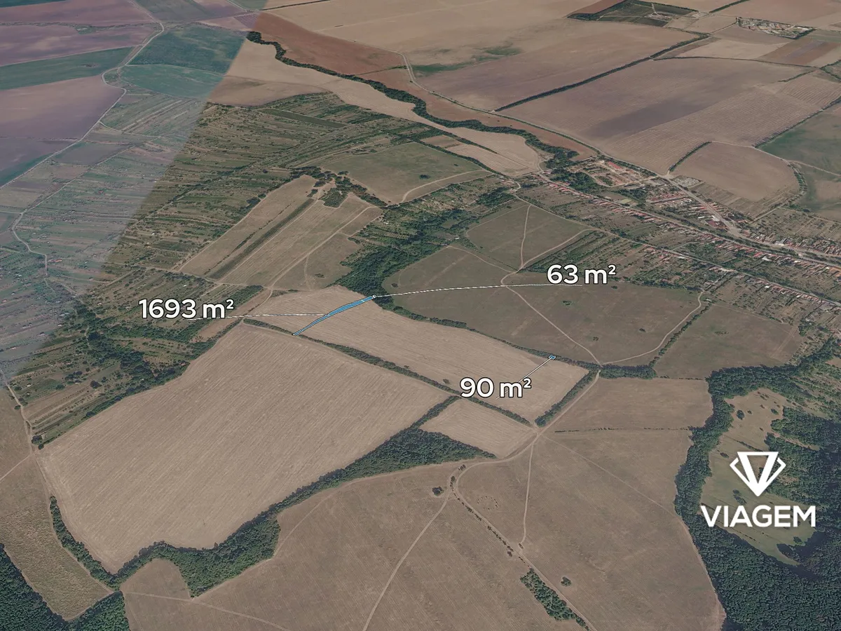 Prodej podílu 1/2 pole 923 m²